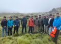 नदी का जलस्तर बढ़ा तो वसुधरा में फंसी पर्यटक की सांसें, युवाओं ने संभाला मोर्चा