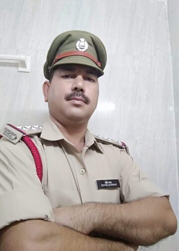 दर्शन सिंह भंडारी का राष्ट्रपति पुलिस पदक के लिए चयन,कीर्तिनगर डागर पट्टी बैंजवाड़ी गांव के निवासी भंडारी ने सम्मान सीआईएसएफ के साथियों और राष्ट्रसेवा में जुटे जवानों को किया समर्पित