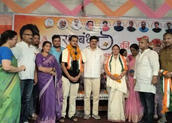 रक्षाबंधन कार्यक्रम में कांग्रेस ने साधा निशाना, दो निर्दलीय पार्षदों समेत 24 ने थामा पार्टी का हाथ