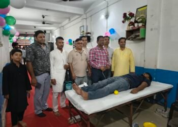ईद मिलादुन्नबी और रक्षाबंधन पर मुस्लिम समाज की मिसाल, 105 यूनिट रक्तदान