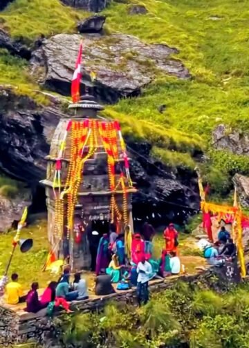 रक्षाबंधन पर एक दिन के लिए खुलता है वंशी नारायण मंदिर, भगवान विष्णु को राखी बांधने उमड़ती हैं श्रद्धालु महिलाएं