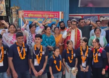 कीर्तिनगर से भारत दर्शन के लिए 68 मेधावी छात्र रवाना