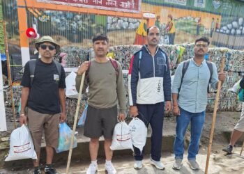 कैरी मी बैक पॉलिसी से केदारनाथ धाम से नीचे लाया गया 12 टन सूखा कूड़ा4732 श्रद्धालुओं ने पर्यावरण संरक्षण अभियान में निभाई भागीदारी