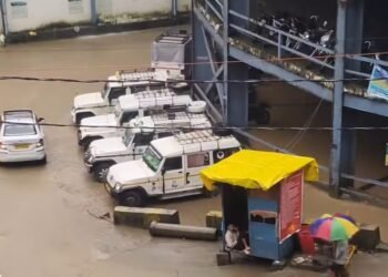केदारनाथ यात्रा पड़ाव के सोनप्रयाग पार्किंग में जलभराव!! वाहन चालकों को हो रही परेशानियां!!