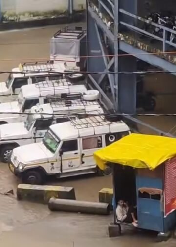 केदारनाथ यात्रा पड़ाव के सोनप्रयाग पार्किंग में जलभराव!! वाहन चालकों को हो रही परेशानियां!!