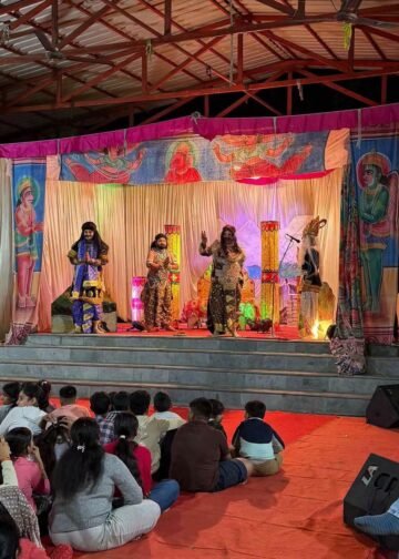 बारिश भी नहीं डिगा पाई रामभक्तों की आस्था, श्रीनगर में 127वें रामलीला मंचन का भव्य आगाज