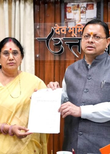 बड़ी खबर: केदारनाथ विधायक आशा नौटियाल ने मुख्यमंत्री पुष्कर सिंह धामी से की मुलाकात,केदारनाथ धाम में स्थानीय स्वरोजगार की सुरक्षा, पीएचसी ऊखीमठ के उच्चीकरण और मोहनखाल–चोपता मोटर मार्ग के नव निर्माण पर हुई चर्चा