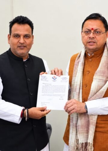 पंचायत प्रतिनिधियों से लेकर आंगनबाड़ी-आशा कार्यकर्ताओं के मानदेय में वृद्धि की मांग,मुख्यमंत्री धामी से मिले विधायक विनोद कंडारी, पत्र सौंपकर उठाया आर्थिक सम्मान का मुद्दा