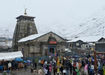बर्फबारी के बीच भी बाबा केदार के दरबार में उमड़ रहे श्रद्धालु, दर्शन का आंकड़ा 18.60 लाख पार